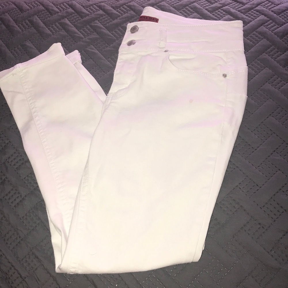 White cropped jeans